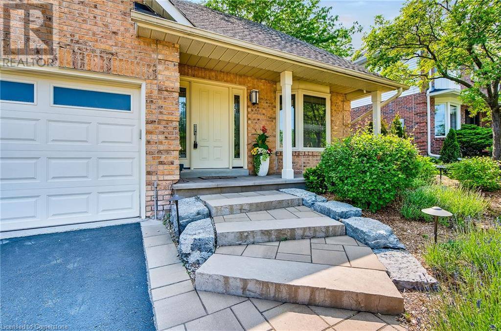 Burlington, ON L7P4N5,2174 BADER Crescent