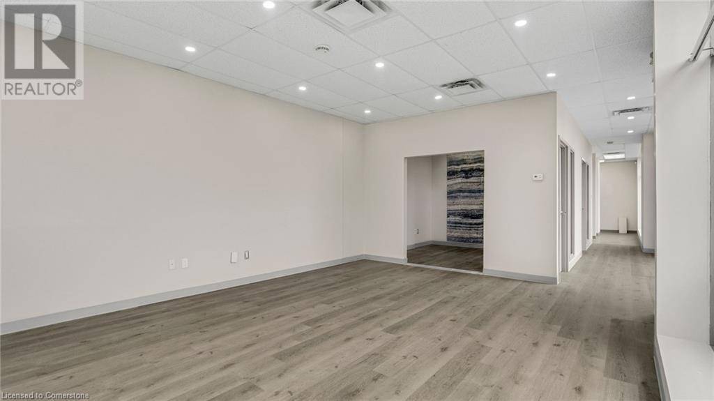 Dundas, ON L9H7M8,2 CASTLEWOOD BLVD #12