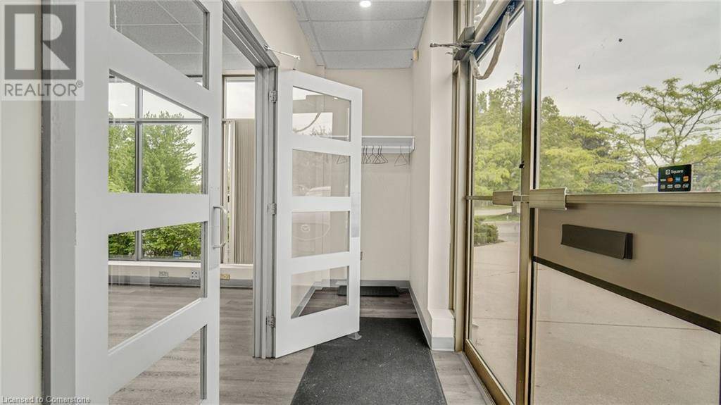 Dundas, ON L9H7M8,2 CASTLEWOOD BLVD #12
