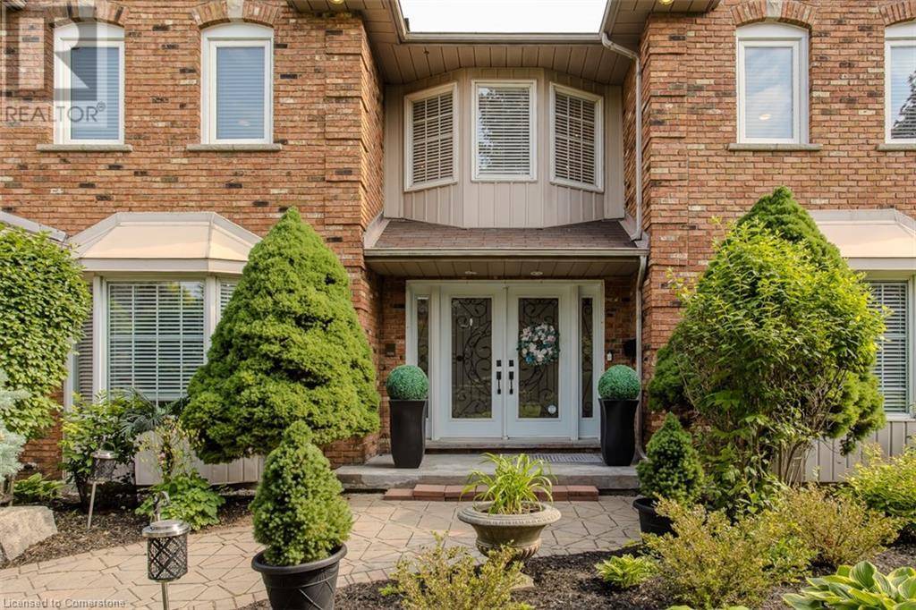 Hamilton, ON L9K1E7,168 BLUEBELL Crescent