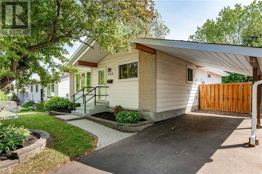 Burlington, ON L7P1Z3,2118 CAVENDISH Drive
