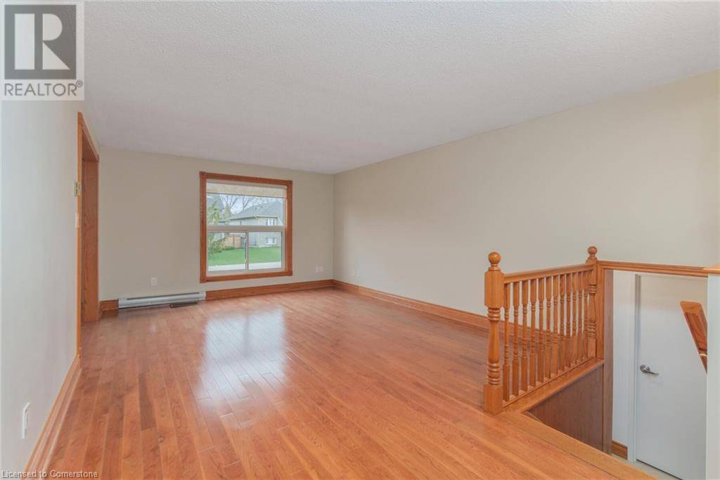 Collingwood, ON L9Y3C8,338 WALNUT Street