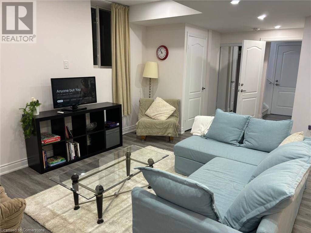 Oakville, ON L6M5L3,1365 YELLOW ROSE CIRCLE Circle