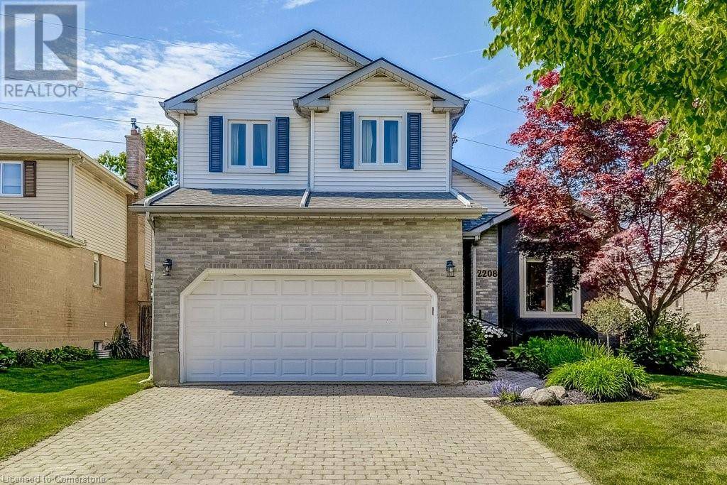 Burlington, ON L7M3W5,2208 HEIDI Avenue