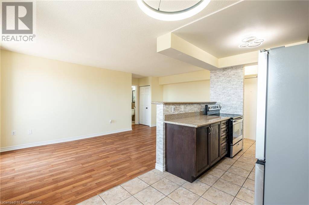 Hamilton, ON L8G1B4,851 QUEENSTON RD #803