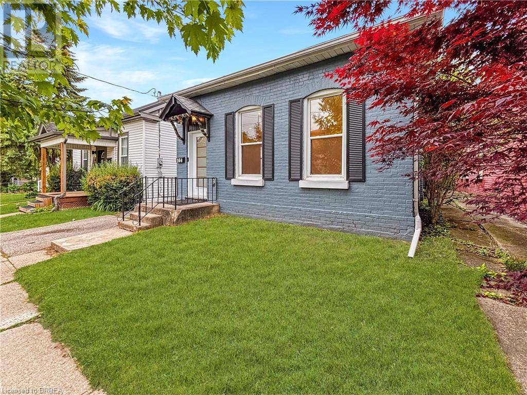Brantford, ON N3S4B6,164 NELSON Street