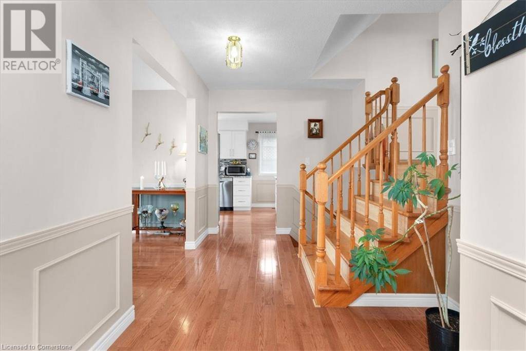 Niagara Falls, ON L2H2W1,7994 OAKRIDGE Drive