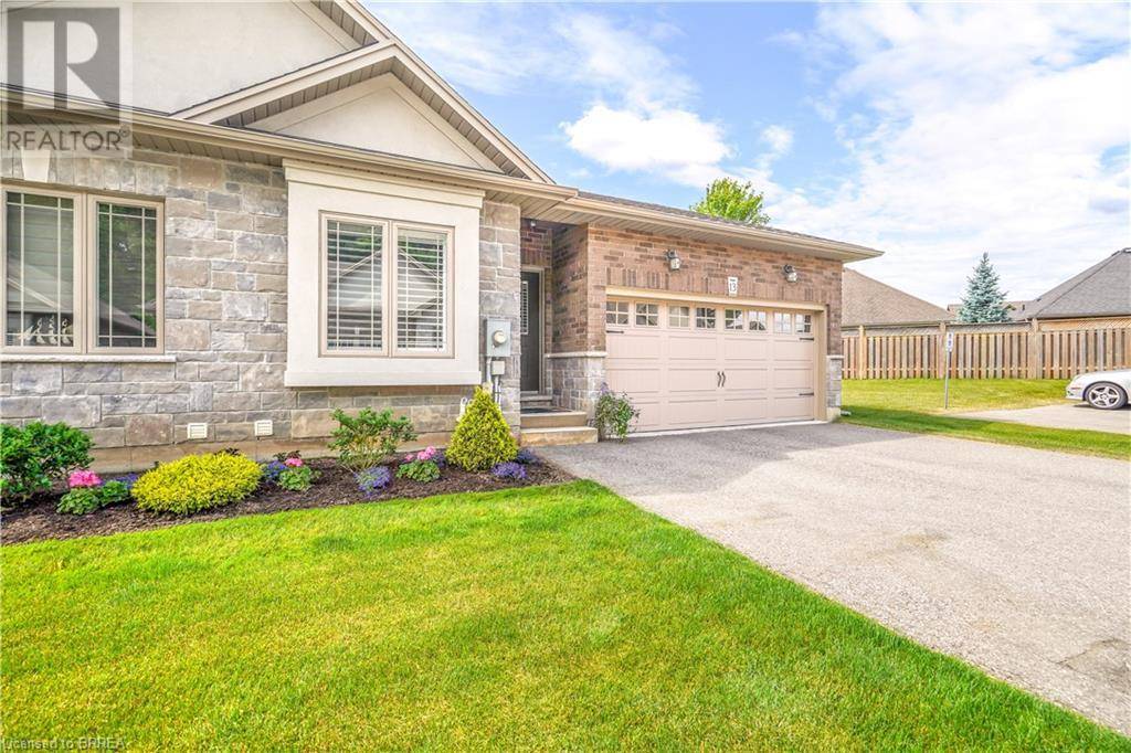 Simcoe, ON N3Y0C6,194 DONLY DR South #13
