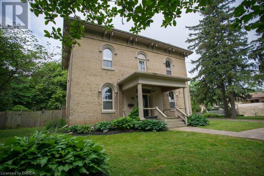 Brantford, ON N3T1R1,40 OAKHILL Drive