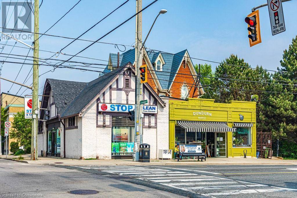 Hamilton, ON L8P4L6,346 DUNDURN Street S