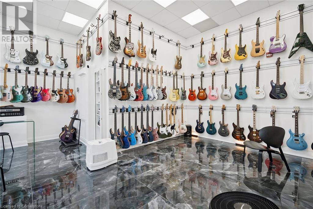 Burlington, ON L7T0B9,34 PLAINS RD East #102