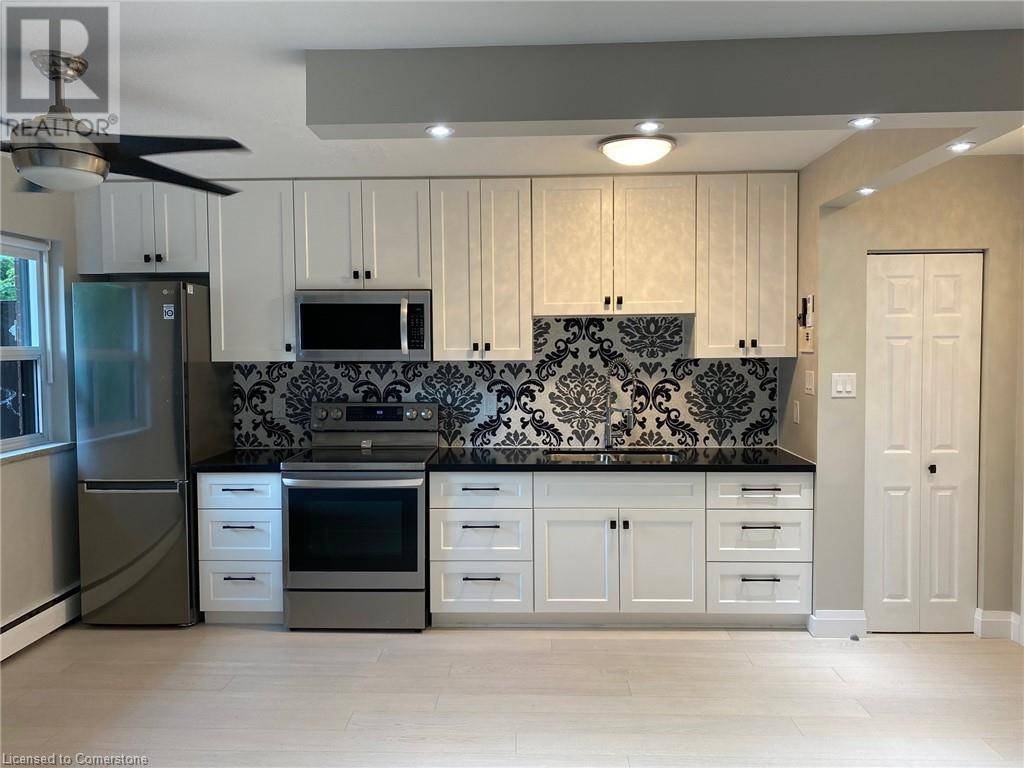 Hamilton, ON L8M3E6,50 HILDA AVE #202