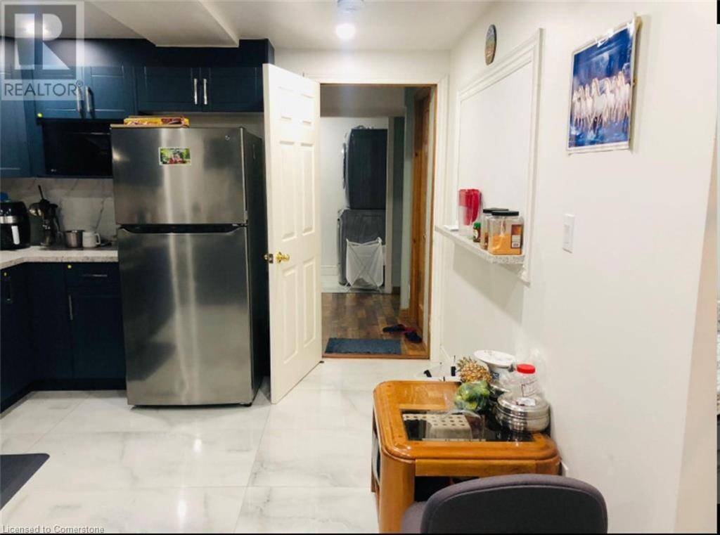Cambridge, ON N1R5K5,71 ALEXANDER AVE #B1