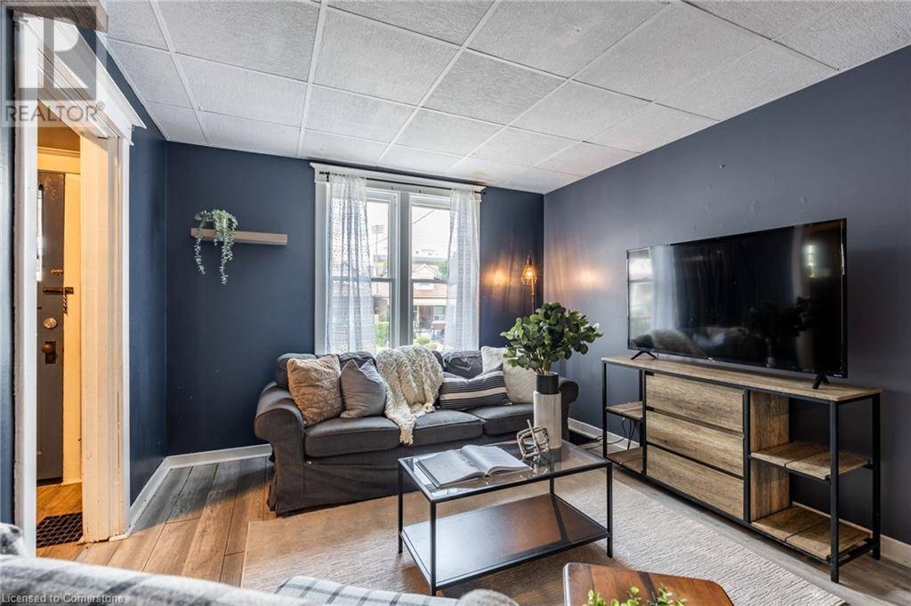 Hamilton, ON L8L6Y8,52 CONNAUGHT Avenue N