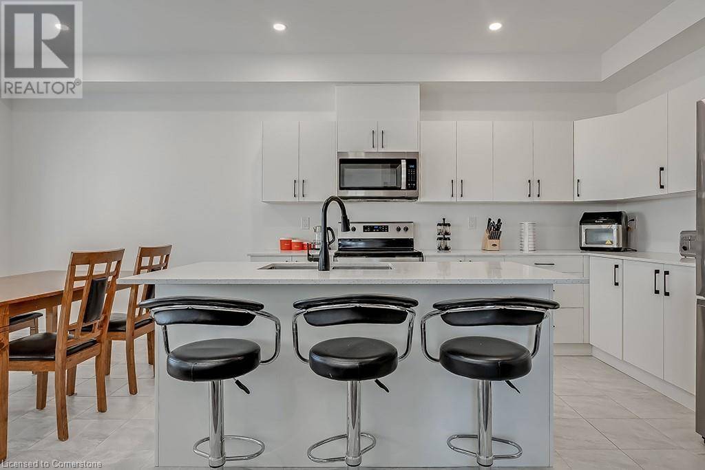 Waterdown, ON L8B0T5,44 MCCURDY Avenue