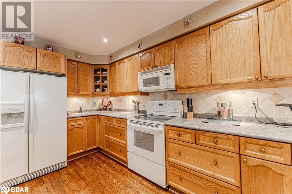 Barrie, ON L4N0B1,64 SUMMERSET Drive