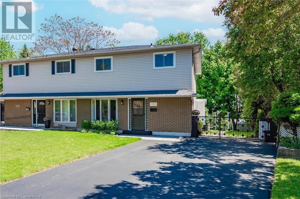 Burlington, ON L7M1J7,1280 CONSORT Crescent