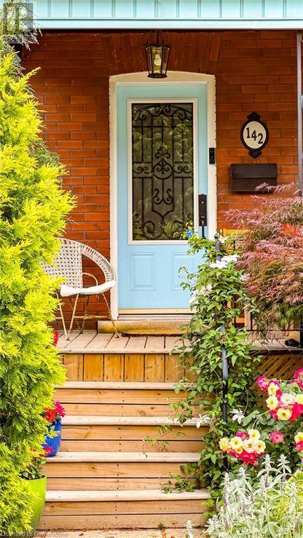 Hamilton, ON L8P3X6,142 PEARL Street S