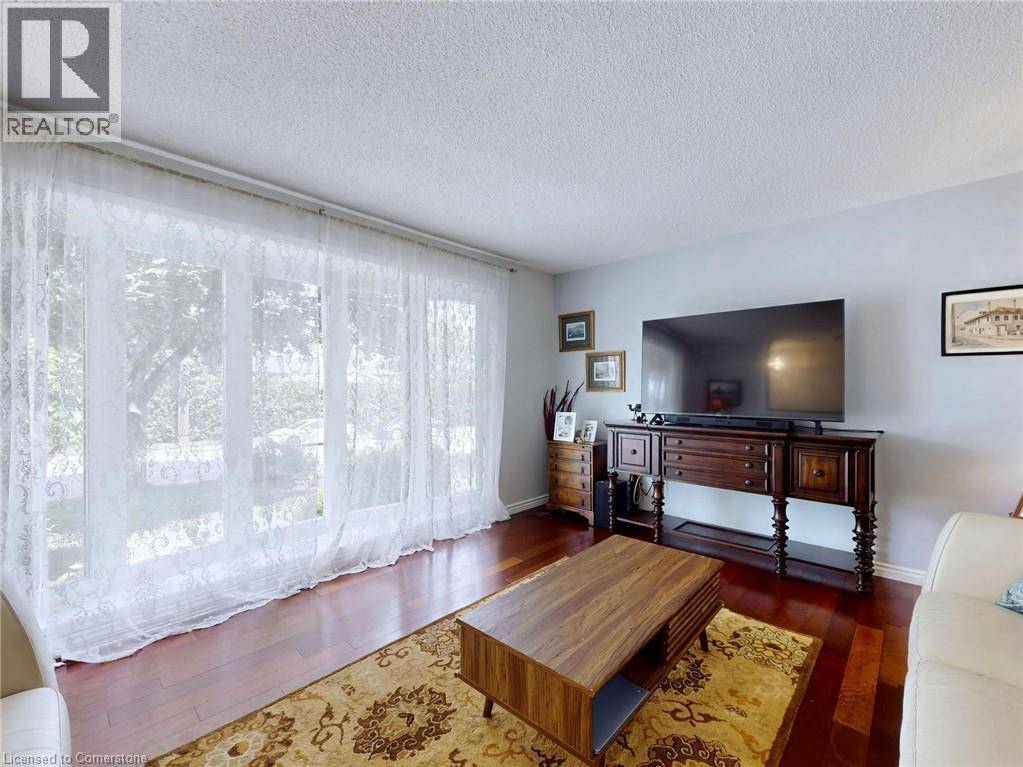 Hamilton, ON L8K5X3,19 BUNKER HILL Drive