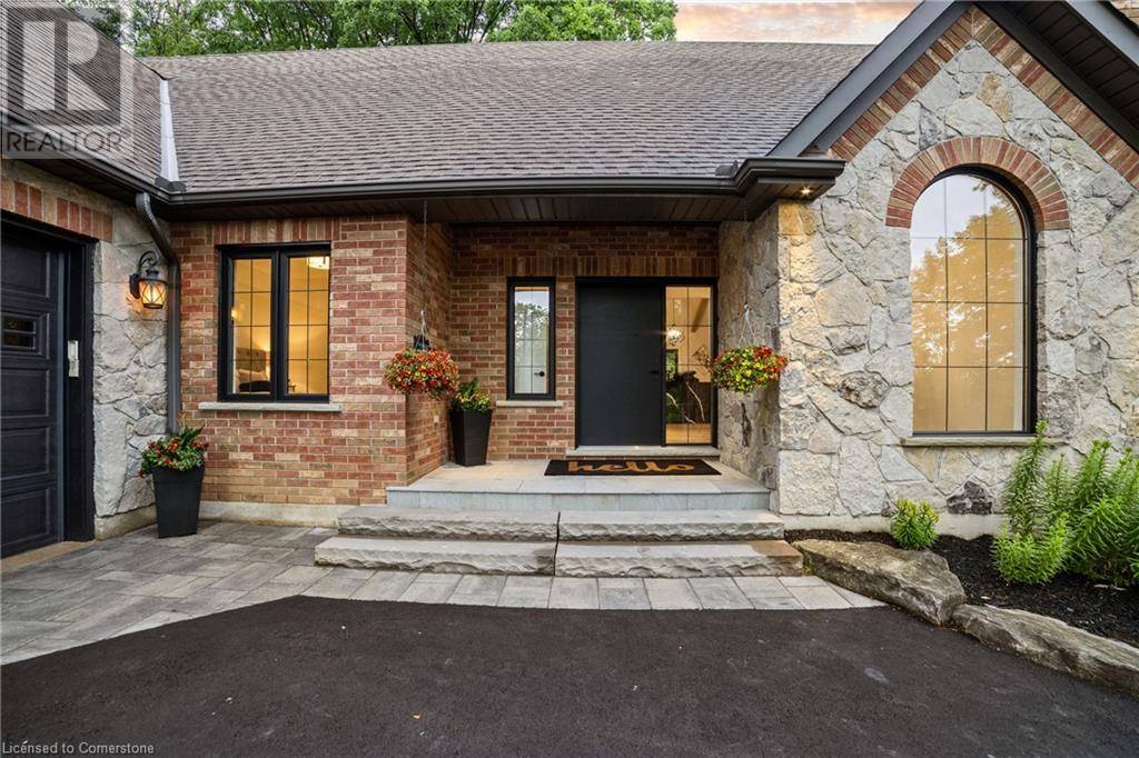 Ancaster, ON L9G2A9,515 HAMILTON Drive