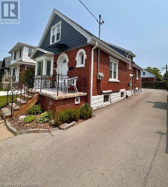 Hamilton, ON L8K2S2,143 TUXEDO Avenue S