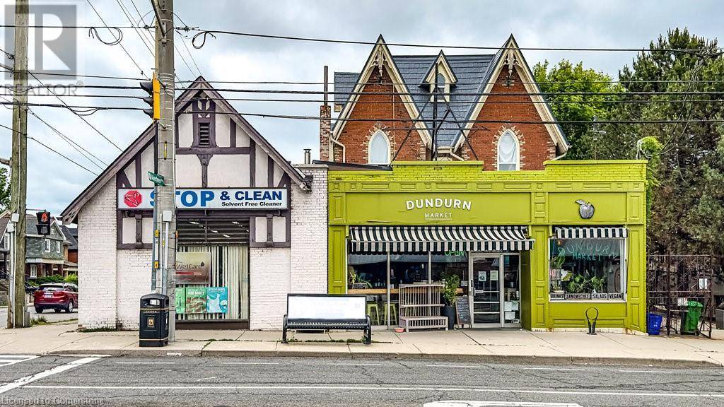 Hamilton, ON L8P2S2,424 ABERDEEN Avenue