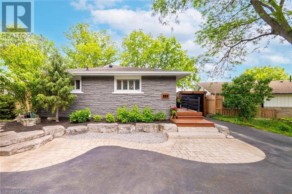 Dundas, ON L9H1M7,172 YORK Road