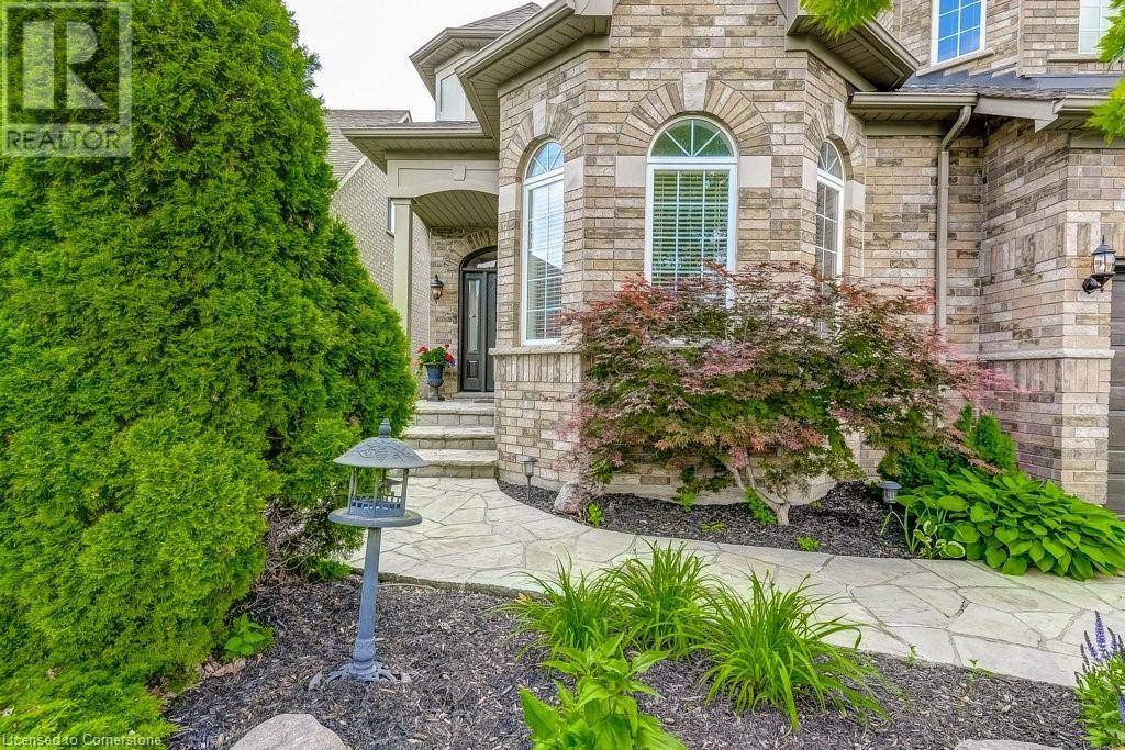 Dundas, ON L9H7M4,98 DAVIDSON Boulevard