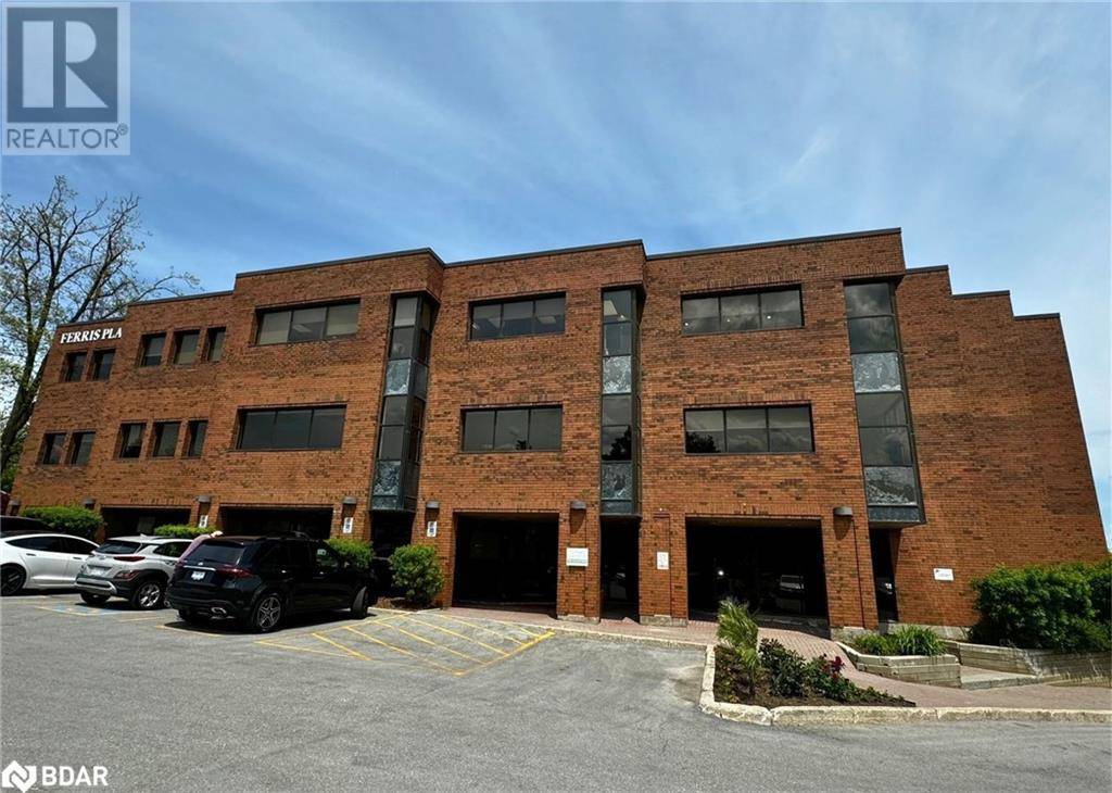 Barrie, ON L4M6B9,85 FERRIS LN #205