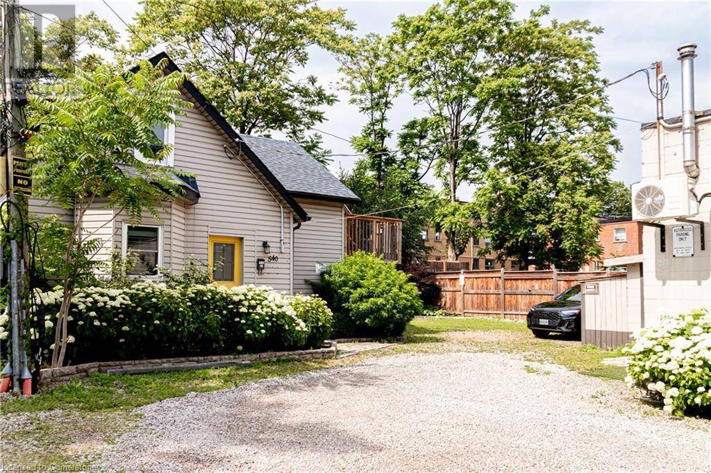 Hamilton, ON L8M1J1,538 MAIN Street E