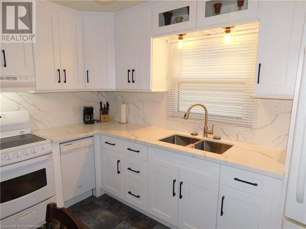 Hamilton, ON L8H6L4,625 TATE Avenue