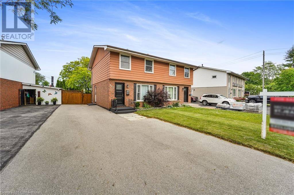 Hamilton, ON L8K5K2,247 ST ANDREWS Drive