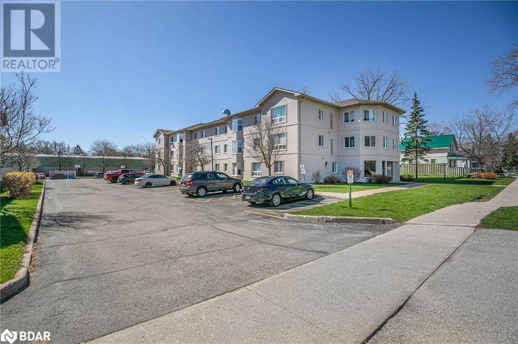 Orillia, ON L3V1J7,107 BOND ST #303