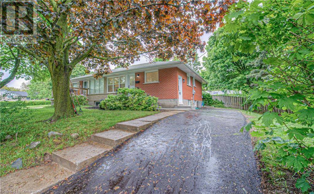 Cambridge, ON N1R2W8,76 RAVINE Drive