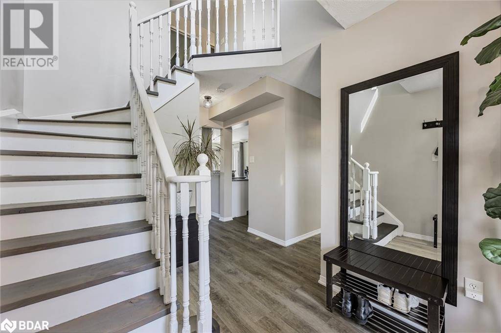 Barrie, ON L4N0T7,13 SUNSET Place