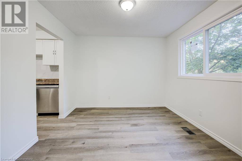 Welland, ON L3C6P1,195 DENISTOUN ST #225