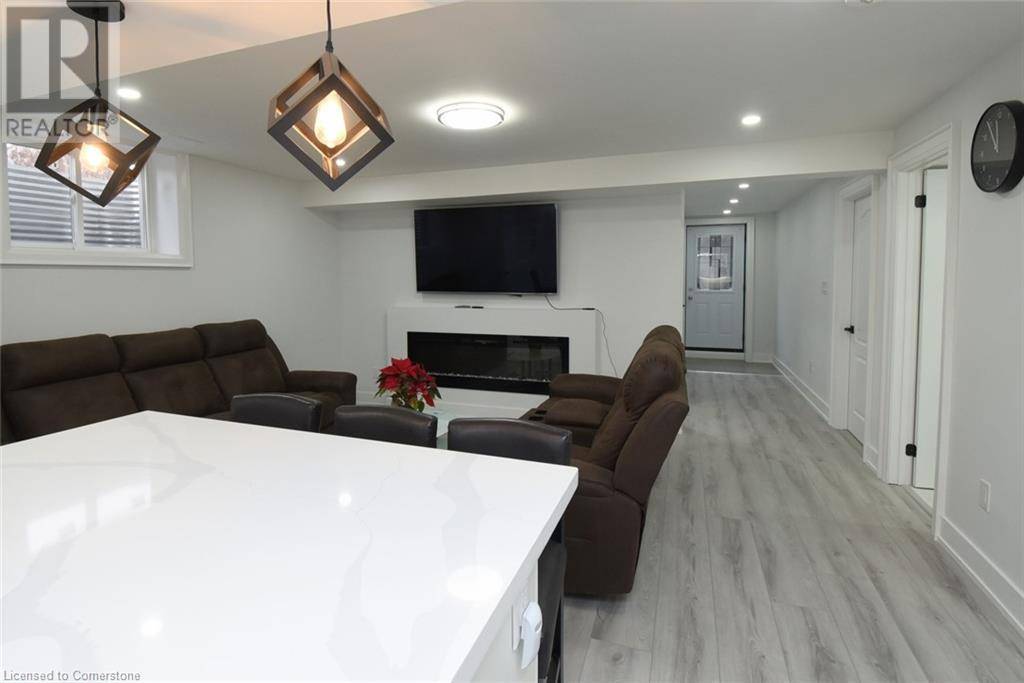 Hamilton, ON L9B0C9,20 GRETI DR #LOWER