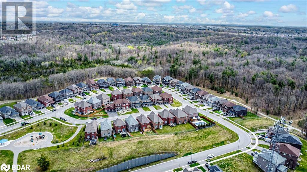 Barrie, ON L4N6J9,3 CYPRESS POINT STREET
