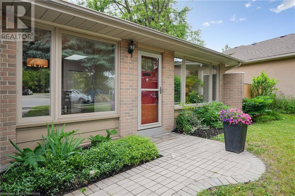 Mississauga, ON L5J2G8,2091 HARTINGTON Court