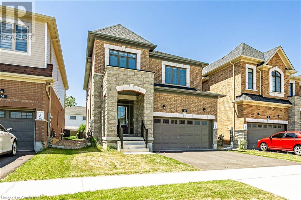 Cambridge, ON N1T0E7,52 LUMB DRIVE Drive E