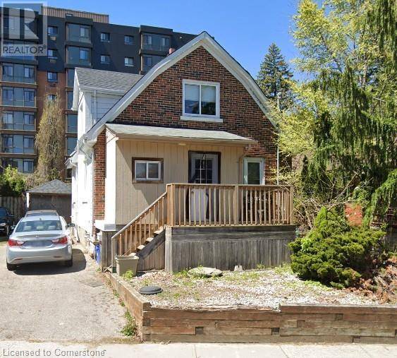 Waterloo, ON N2J3B4,181 REGINA Street N