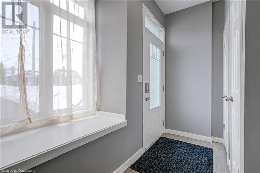 Kitchener, ON N2M3H7,447 STIRLING Avenue S