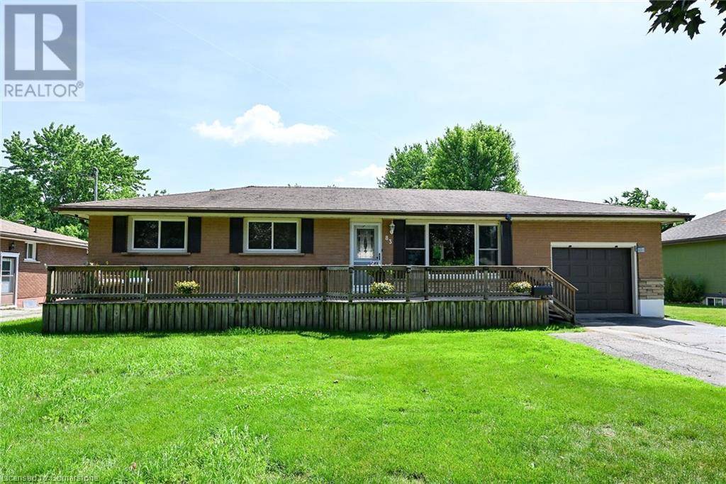 Paris, ON N3L3C9,83 OAK Avenue