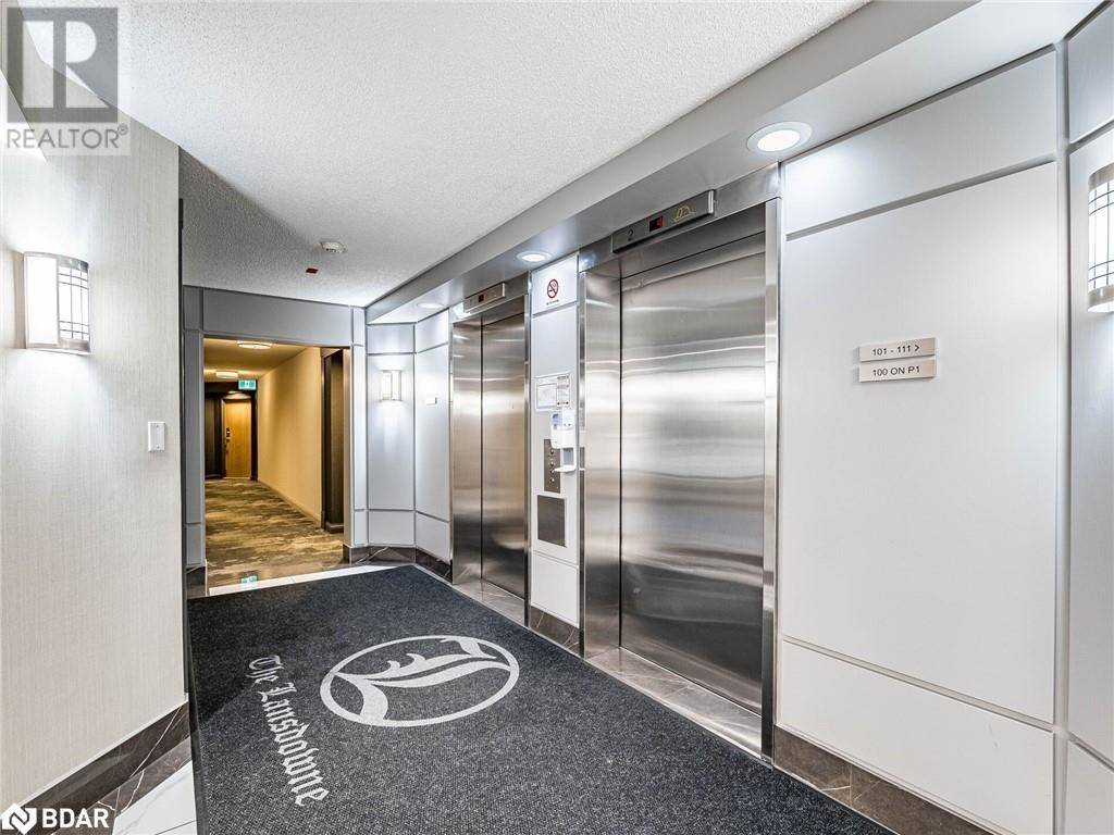 Mississauga, ON L5C4R2,1001 CEDARGLEN Gate #423