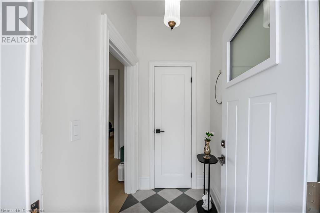 Hamilton, ON L8L5L3,280 EMERALD Street N