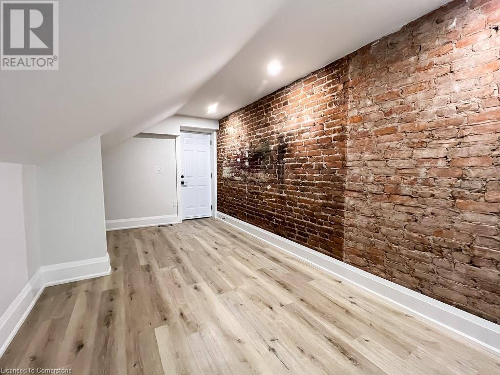 Hamilton, ON L8L2Y3,396 BARTON ST #3
