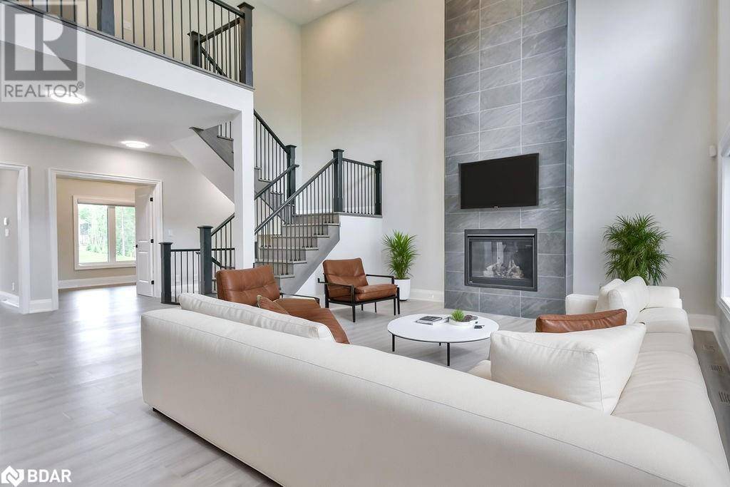 Coldwater, ON L0K1E0,4 CLYDESDALE Court