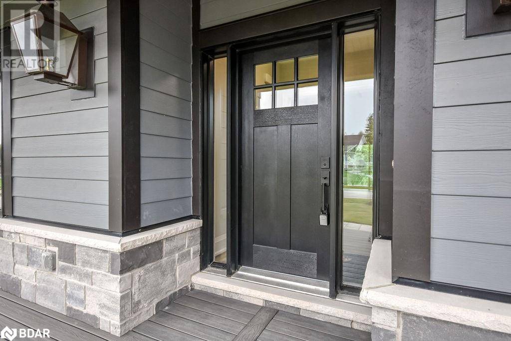 Coldwater, ON L0K1E0,4 CLYDESDALE Court