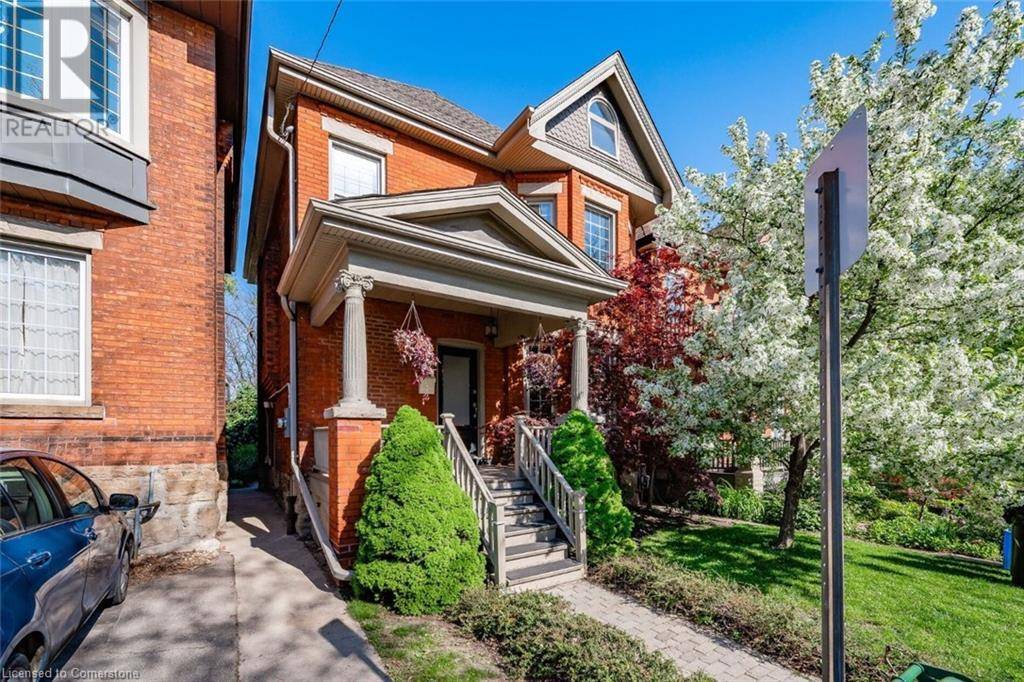 Hamilton, ON L8N2X2,102 ONTARIO AVE #Upper
