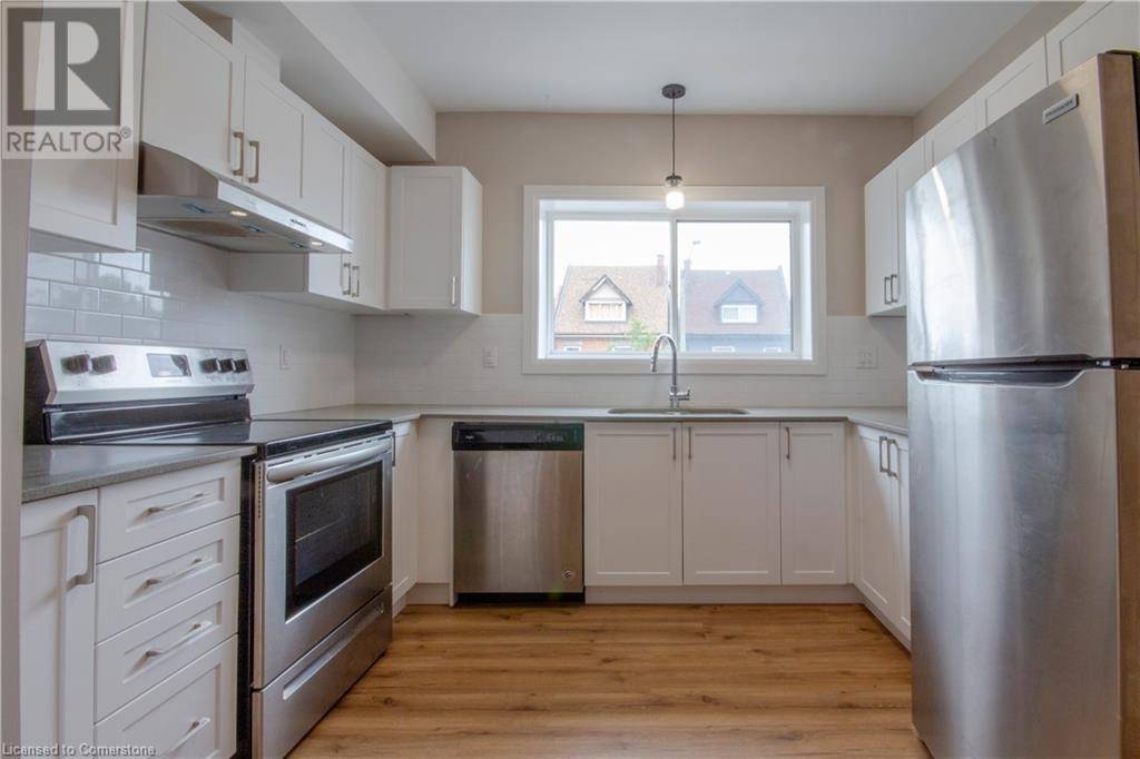 Hamilton, ON L8N1E2,540 KING ST East #D2